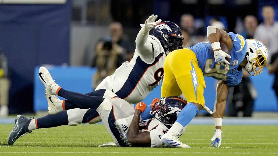 Chargers ganan a Broncos con gol de Hopkins en la prórroga