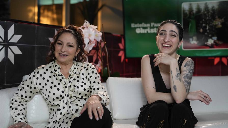 Gloria Estefan reúne a su familia en su 2do álbum navideño