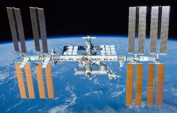 Estación Espacial Internacional modifica su órbita para eludir colisión con basura espacial