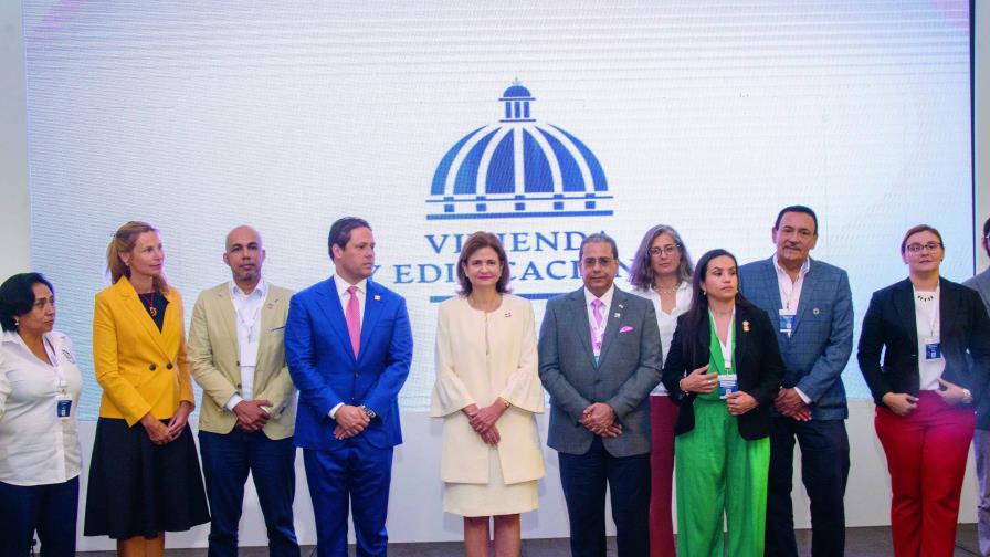 El 29 % de la población vive en asentamientos humanos precarios El 29 % de la población vive en asentamientos humanos precarios