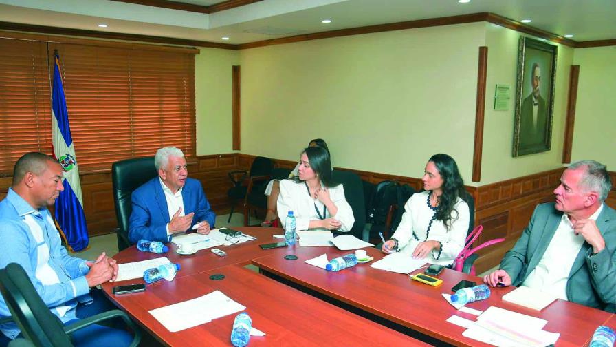 Consultora Banco Mundial admite se espera escenario incierto en el país