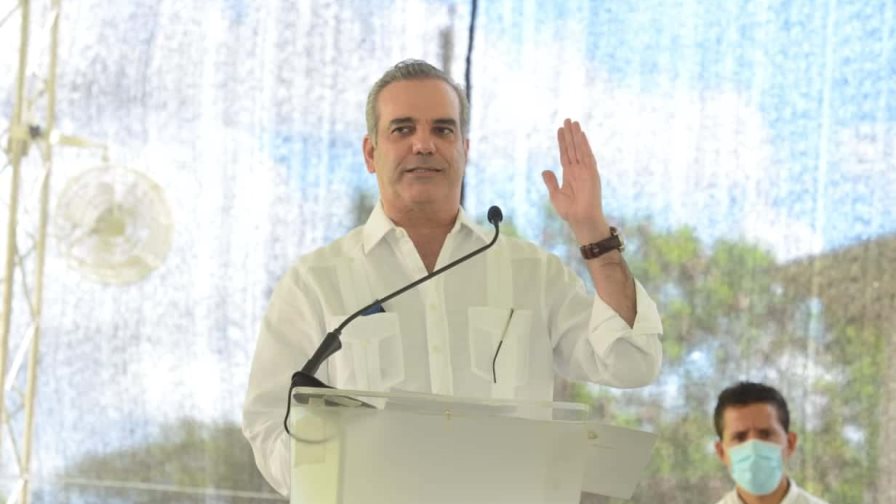 Abinader entregará préstamos a pequeños empresarios en SDE