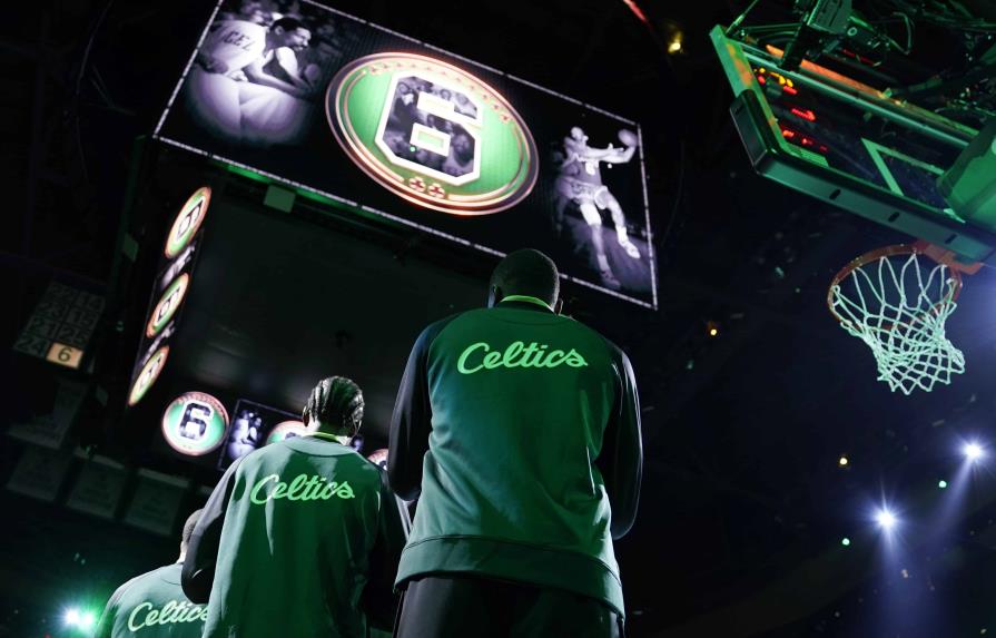 Celtics honran a Bill Russell antes de iniciar la temporada