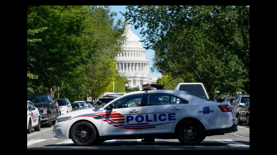 Tres personas detenidas por vehículo sospechoso cerca del Capitolio de EE.UU.