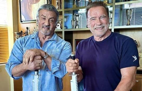 Amigos y acción: la foto de Halloween de Arnold Schwarzenegger y Sylvester Stallone