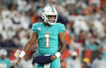 Tagovailoa de regreso a los Dolphins tras conmoción