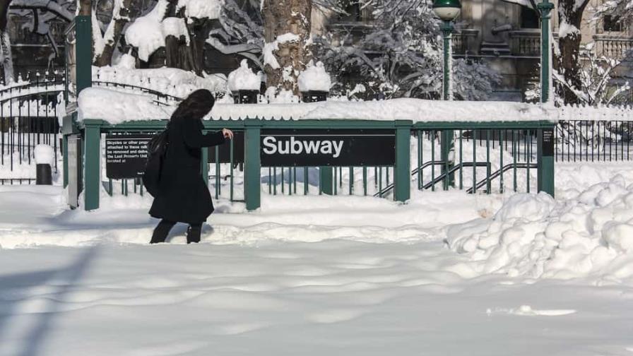 Nueva York busca trabajadores temporales para limpiar la nieve