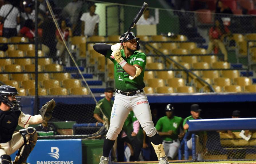 Wilfred Veras jonronea y produce tres y las Estrellas mantienen al Escogido en el sótano Wilfred Veras jonronea y produce tres y las Estrellas mantienen al Escogido en el sótano