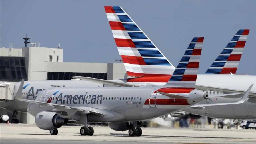 American Airlines pierde 676 millones de dólares, pero bate marca de ingresos