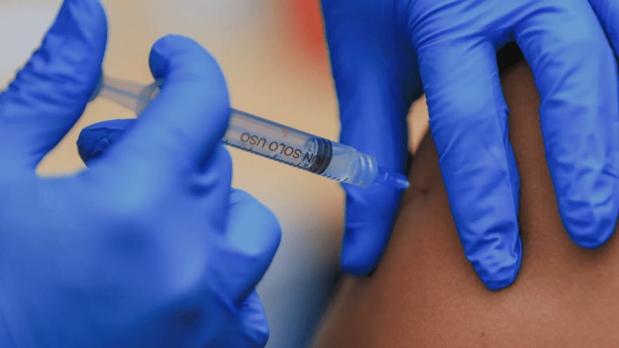 EEUU aprueba el uso de la vacuna de refuerzo de Novavax en adultos