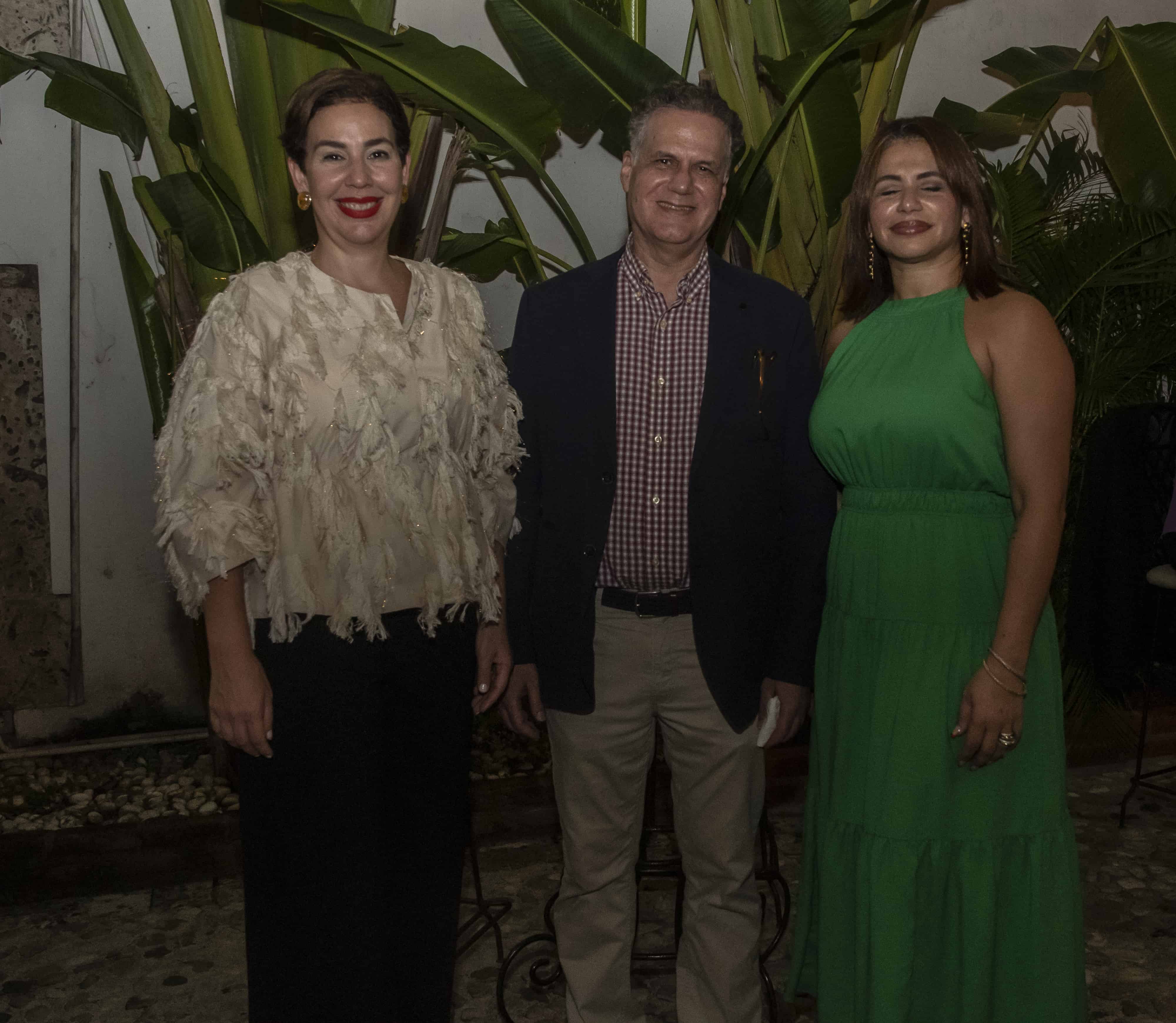 Monika Infante, Nelson Espinal Báez y Awilda Alcántara.