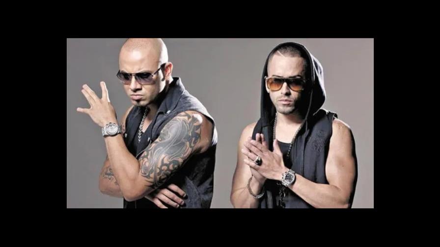 Wisin y Yandel, dueños de club de Liga de Béisbol Profesional de Puerto Rico Wisin y Yandel, dueños de club de Liga de Béisbol Profesional de Puerto Rico