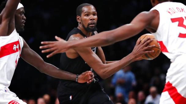 Kevin Durant rompe el empate y Nets se imponen a Raptors