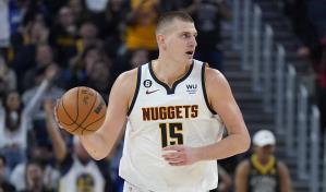 VIDEO | Nikola Jokic logra triple-doble y Nuggets vencen a Warriors