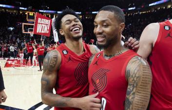 VIDEO | Lillard brilla en triunfo de Blazers sobre Suns en prórroga