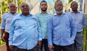 Sindicato de choferes de transporte turístico levanta paro en la zona Este