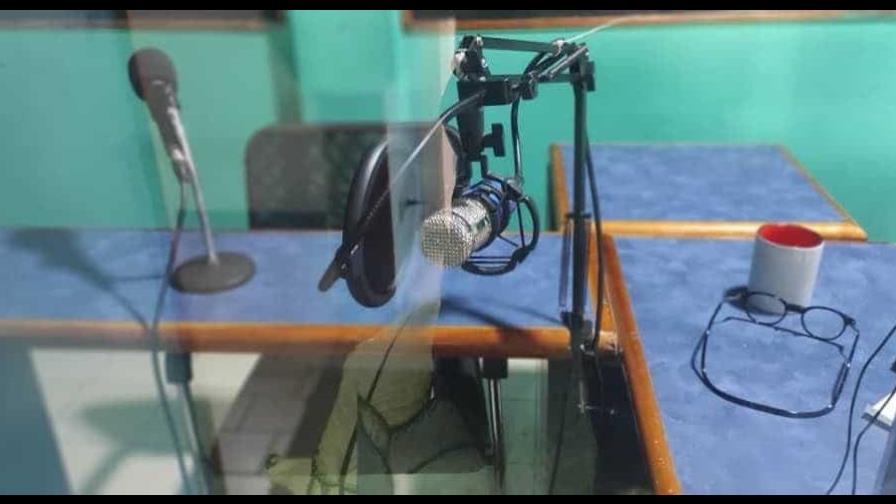 Venezuela cerró 15 emisoras de radio esta semana, según sindicato de prensa