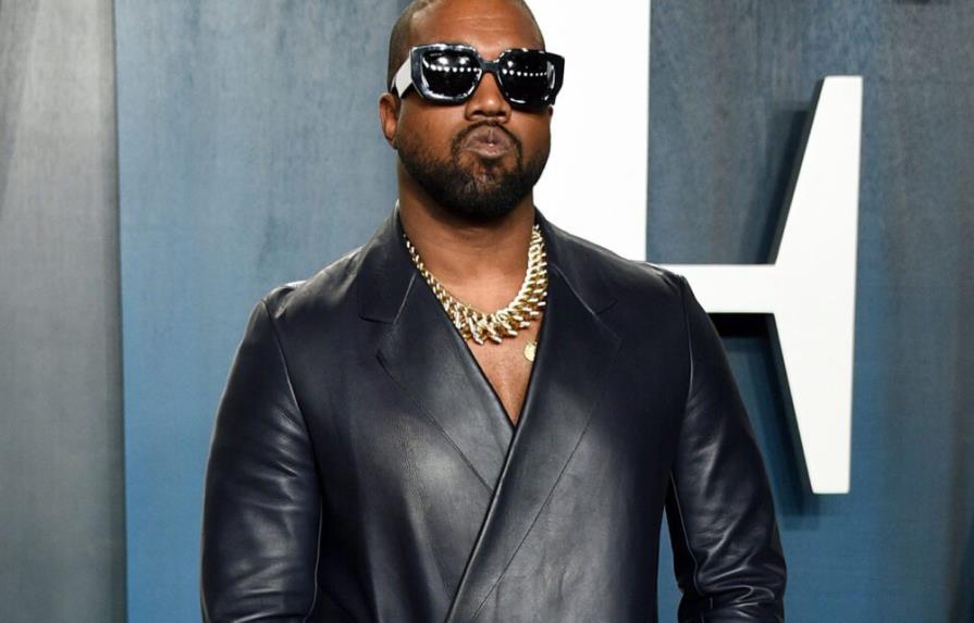 Balenciaga rompe lazos con Kanye West por sus comentarios antisemitas