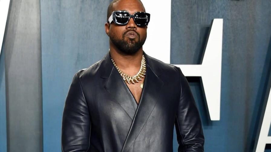 Balenciaga rompe lazos con Kanye West por sus comentarios antisemitas