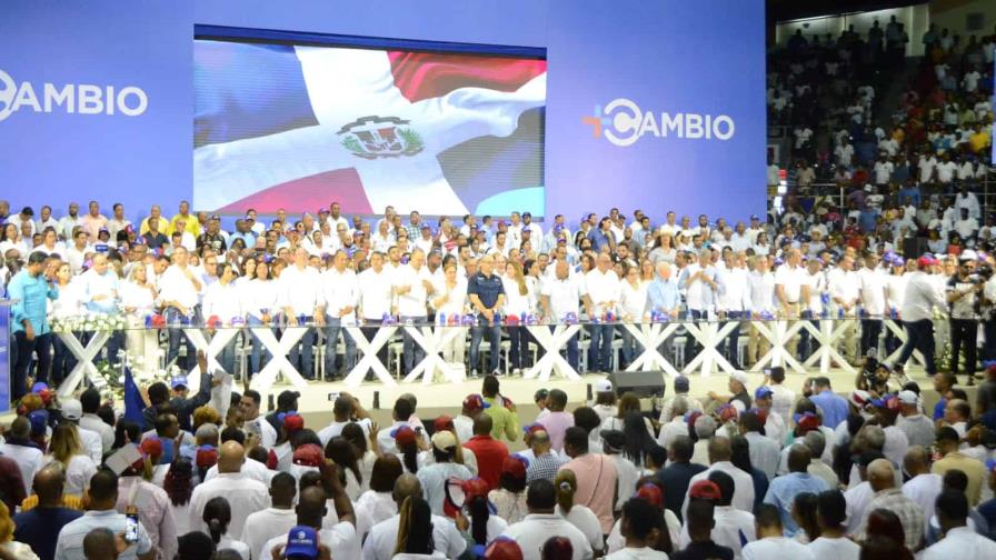 Presentan movimiento reeleccionista +Cambio en Santiago