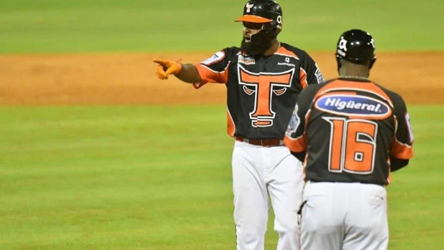 Toros remontan ante un Licey que cede la punta del torneo