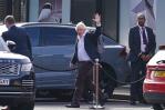 Boris Johnson regresa a Londres; rumores de que se postulará