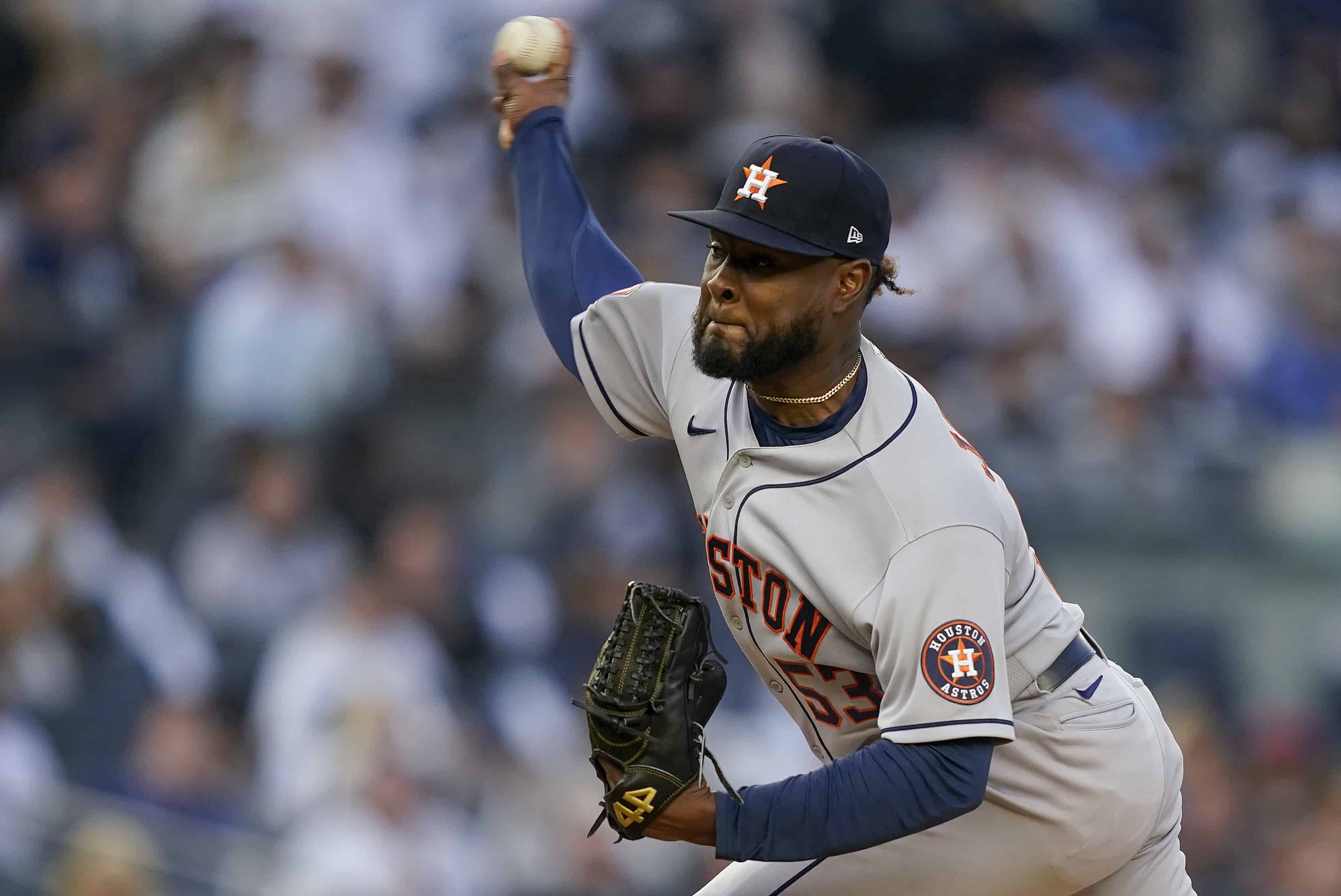 <div>El lanzador abridor de los Astros de Houston, Cristian Javier (53), lanza contra los Yankees de Nueva York durante la primera entrada del Juego 3 de una serie de béisbol del Campeonato de la Liga Americana, el sábado 22 de octubre de 2022, en Nueva York.<br></div>