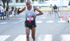 Abren calles cerradas por maratón en Santo Domingo