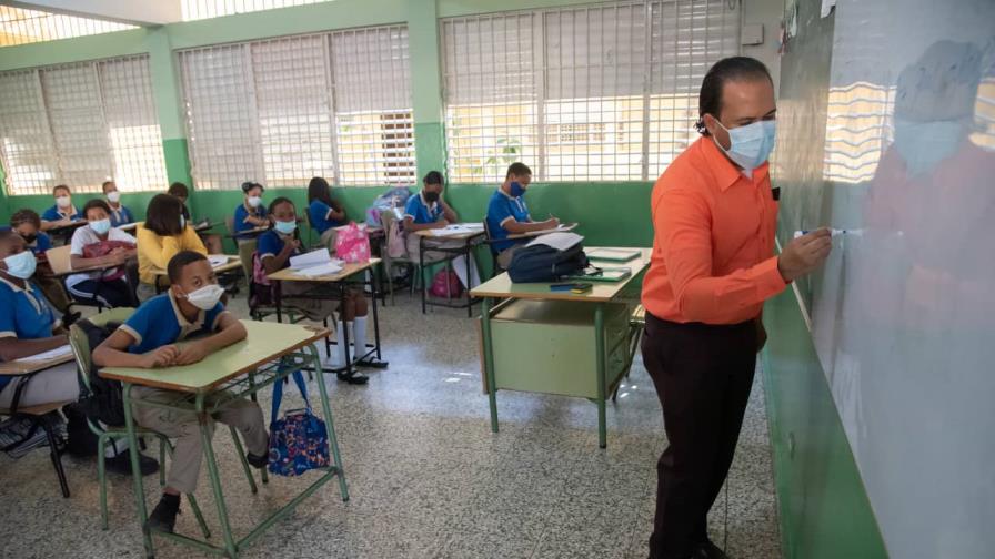 “La nómina docente aumentó RD$ 13,000 MM por los nuevos nombramientos” “La nómina docente aumentó RD$ 13,000 MM por los nuevos nombramientos”