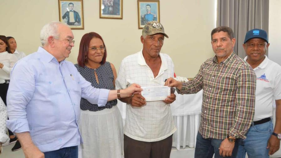 Banco Agrícola no exigirá títulos a campesinos afectados por Fiona para préstamos a tasa cero