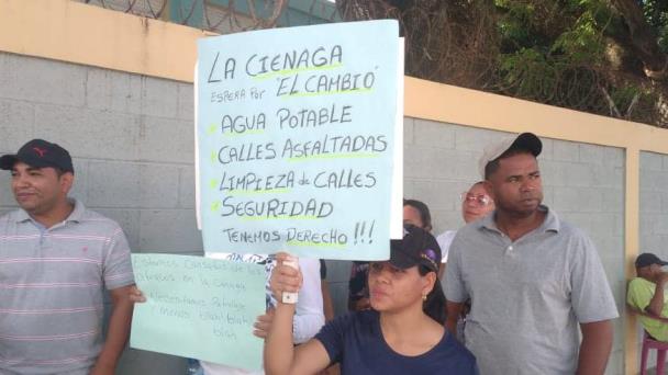 Comunitarios de Jacagua en Santiago marcharon para pedir obras al Gobierno