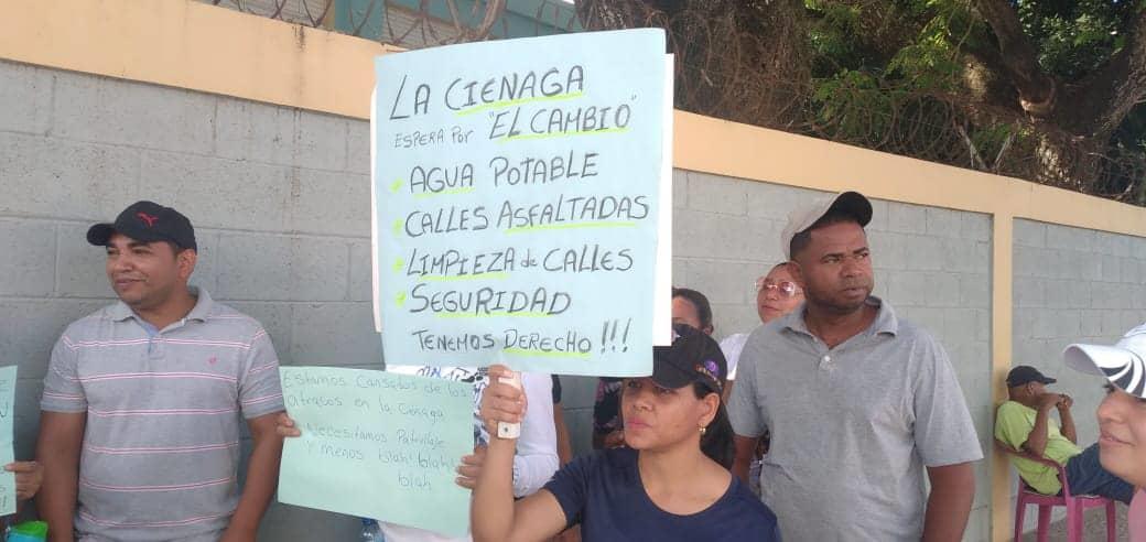 Comunitarios de Jacagua en Santiago marcharon para pedir obras al Gobierno