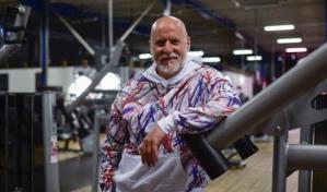 Dueño de Gold’s Gym y su familia estaban en avión accidentado en el Caribe; temen no haya sobrevivientes