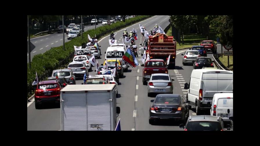 Protestas en carreteras por cobro de peajes en Chile