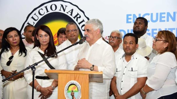 Miguel Vargas: “Solo los santos viven de promesas”