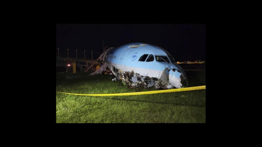 Avión coreano se sale de la pista en Filipinas; no hay heridos