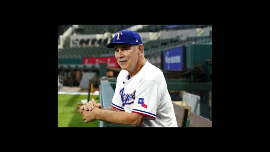 Bruce Bochy regresa del retiro para dirigir a Rangers