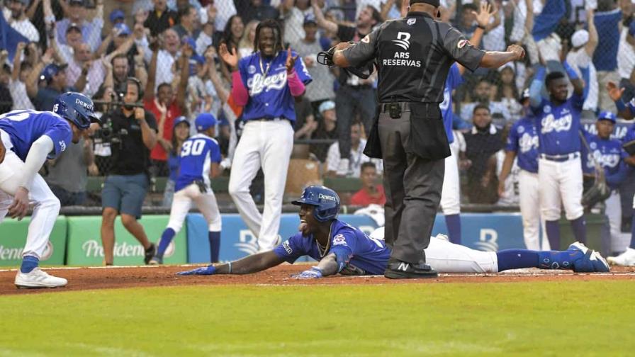 Licey retorna al liderato de la tabla al blanquear por segundo día a las Águilas Licey retorna al liderato de la tabla al blanquear por segundo día a las Águilas