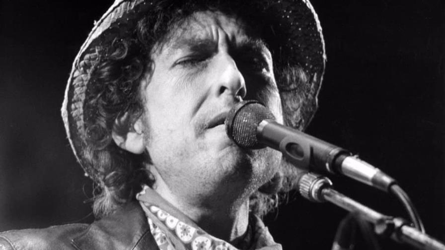 Subastadas por 700,000 dólares cartas de Bob Dylan a su novia de instituto