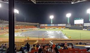 Suspenden por lluvia el partido Escogido vs Águilas en Santiago