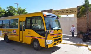 El Ministerio de Educación asumirá el transporte escolar, según decretó Abinader
