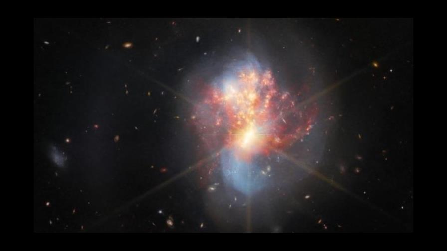 El James Webb enseña un par de galaxias entrelazadas que interactúan El James Webb enseña un par de galaxias entrelazadas que interactúan