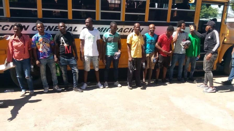 Migración detuvo y deportó a 5,252 haitianos indocumentados en ocho días