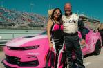 Natti Natasha se desempeñó como piloto honoraria carrera de playoffs de la NASCAR Cup Series