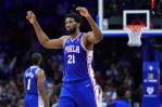 Harden, Embiid lideran primer triunfo de los 76ers en la campaña