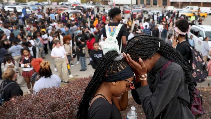 Tiroteo en escuela de St. Louis pudo ser aún más horrible; autor llevaba 600 rondas de municiones Tiroteo en escuela de St. Louis pudo ser aún más horrible; autor llevaba 600 rondas de municiones