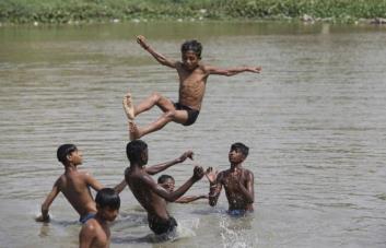 Unicef: Unos 559 millones de niños están expuestos a olas de calor frecuentes