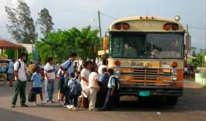Formación de choferes deberá primar en el transporte escolar