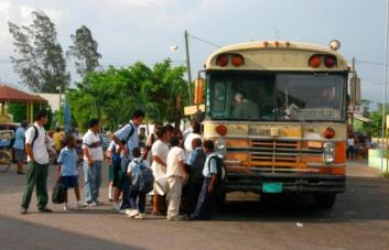 Formación de choferes deberá primar en el transporte escolar