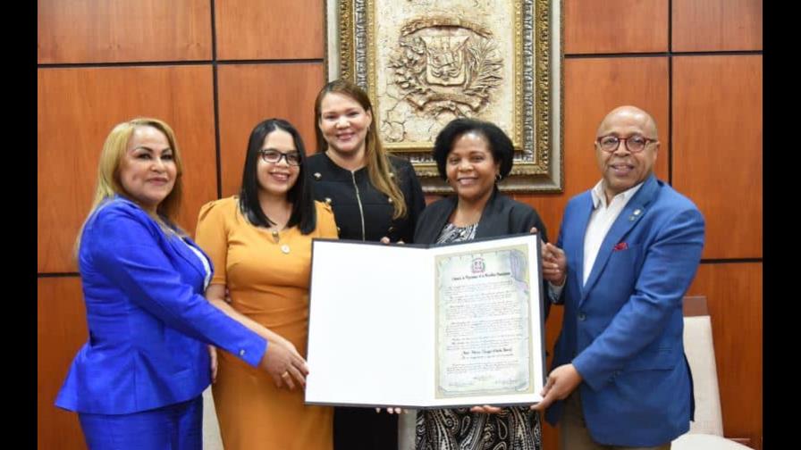 Cámara de Diputados reconoce al músico dominicano Cheché Abreu de manera póstuma